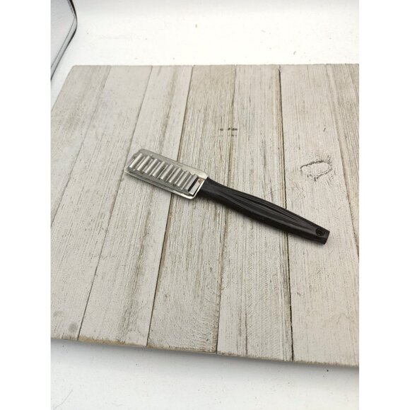Vintage Crinkle Cutter Kitchen Utensil Black Handle 7 1/4" - Picture 1 of 6